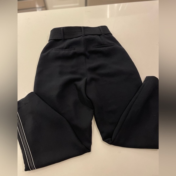 Ladies front tie Aritzia Wilfred Jalade Crop pants - Picture 3 of 4